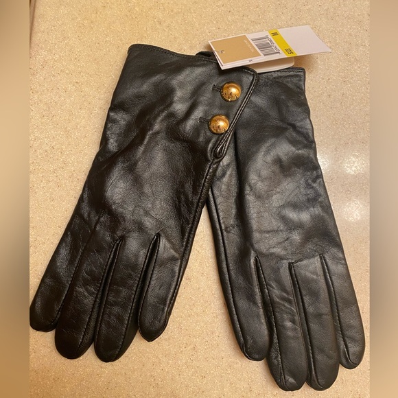 Michael Kors Accessories - NWT Michael Kors Leather Gloves